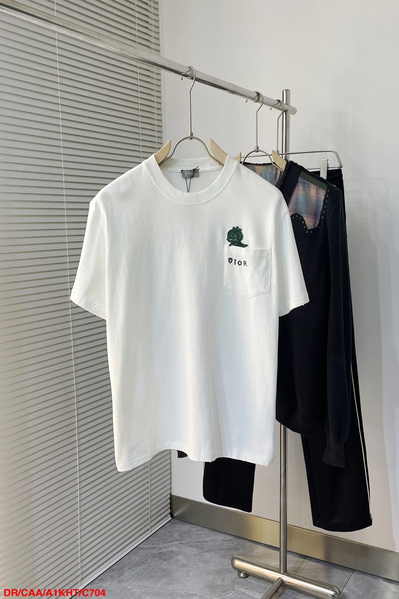 &wg.luxury- 2024SS AND OTANIWORKSHOP embroidery oversized 2Colour item:D-F501B2248-2